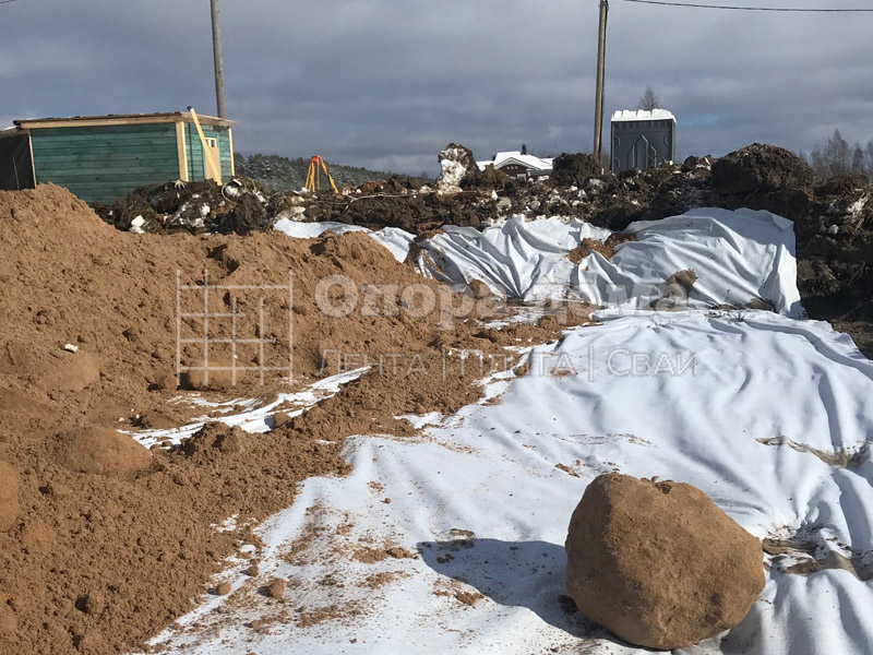 Устройство отсыпки из песка толщиной в один метр с послойным тромбованием виброплитой
